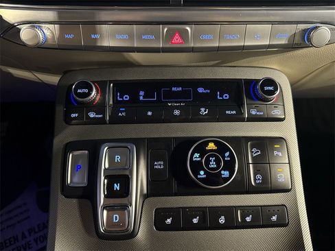 Used 2020 Hyundai Palisade Limited w/ Winter Weather Package image 17