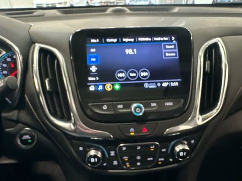 Used 2023 Chevrolet Equinox Premier image 25