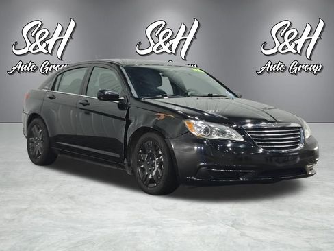 Used 2013 Chrysler 200 LX FWD image 2