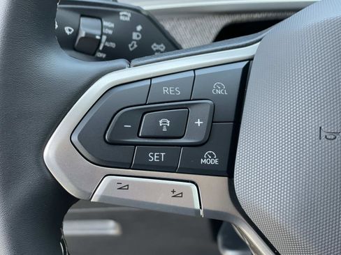Certified 2025 Volkswagen Tiguan S FWD image 9