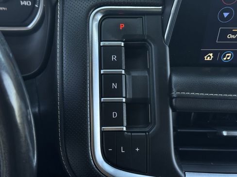 Used 2021 Chevrolet Tahoe Premier w/ Premium Package image 20