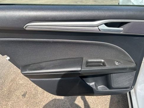 Used 2020 Ford Fusion SE image 35