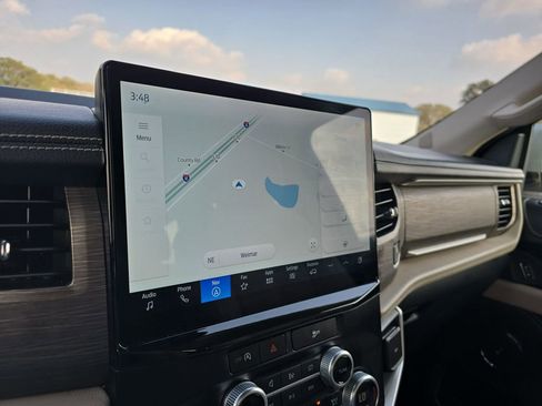 Used 2024 Ford Expedition Limited image 23