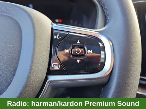 Used 2023 Volvo XC60 B5 Plus w/ Climate Package image 11