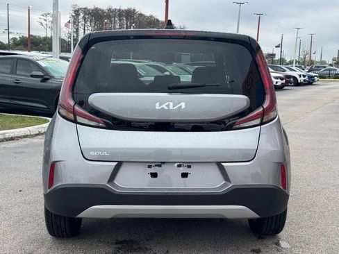 Certified 2025 Kia Soul LX image 3