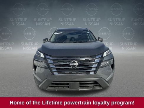 Used 2025 Nissan Rogue SV w/ SV Premium Package image 7