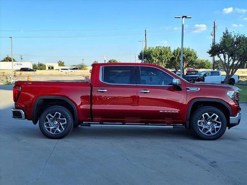 New 2026 GMC Sierra 1500 SLT image 2
