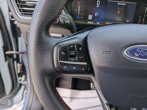 Used 2024 Ford Escape ST-Line w/ Tech Pack #1 FWD image 30