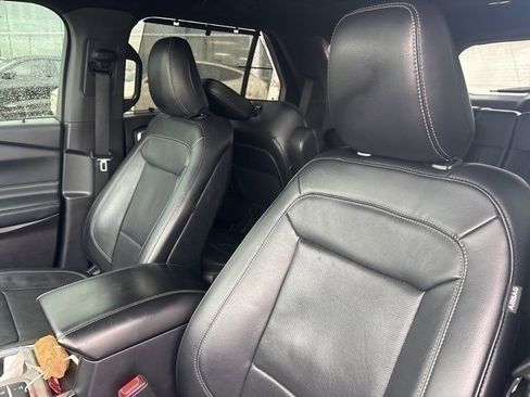 Used 2020 Ford Explorer Limited w/ Class III Trailer Tow Package image 9