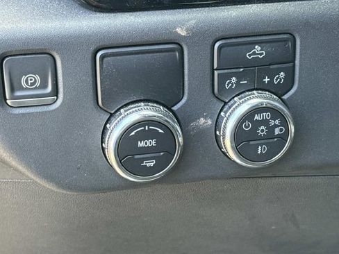 Used 2023 GMC Sierra 1500 Elevation image 26