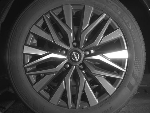 Used 2025 Nissan Altima 2.5 SV FWD image 14