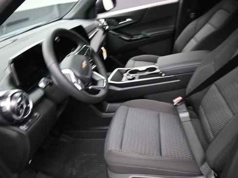 New 2026 Chevrolet Equinox LT image 8