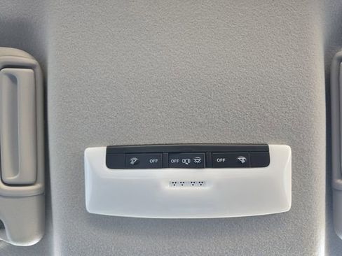 New 2025 Nissan Versa SV image 7