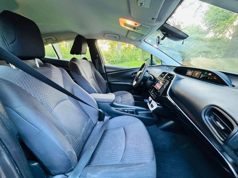 Used 2018 Toyota Prius Two image 18