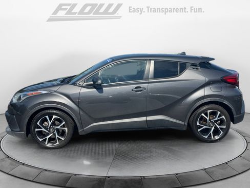 Used 2018 Toyota C-HR XLE FWD image 5
