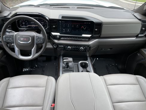 Used 2024 GMC Sierra 1500 SLT w/ SLT Premium Package AWD/4WD image 28
