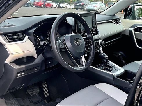 Used 2022 Toyota RAV4 XLE Premium FWD image 13
