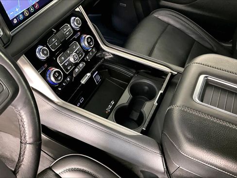 Used 2021 GMC Yukon XL Denali w/ LPO, Illumination Package image 17