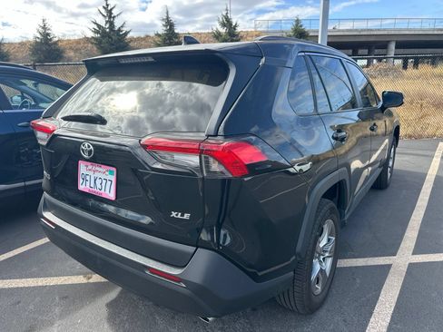 Certified 2023 Toyota RAV4 XLE w/ Convenience Package FWD image 4