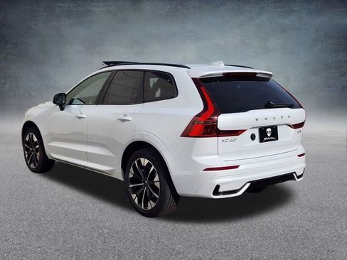 New 2026 Volvo XC60 B5 Plus w/ Climate Package image 5
