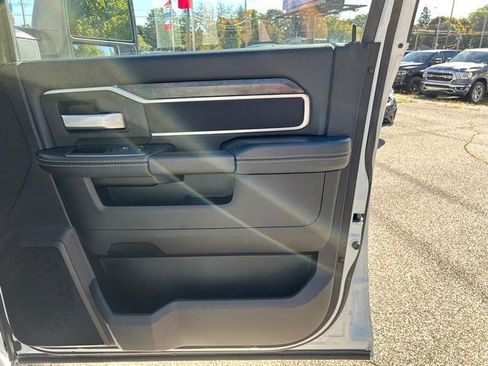 Used 2024 RAM 2500 Big Horn w/ Bed Utility Group image 30