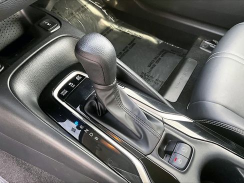 Used 2022 Toyota Corolla LE image 15