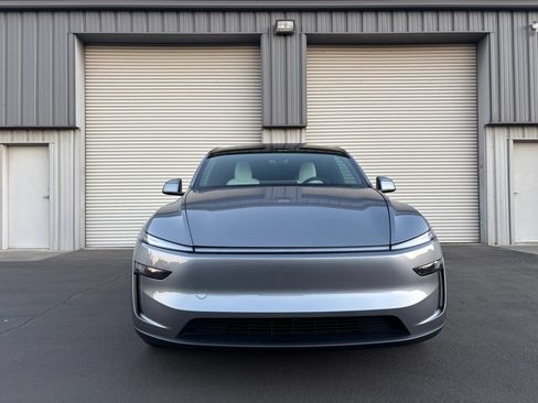 Used 2026 Tesla Model Y 2WD image 6