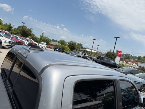 Used 2016 Toyota Tacoma SR5 w/ Towing Package AWD/4WD image 39