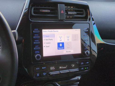 Used 2020 Toyota Prius XLE image 15