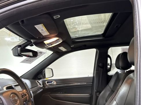 Used 2017 Jeep Grand Cherokee Limited AWD/4WD image 20