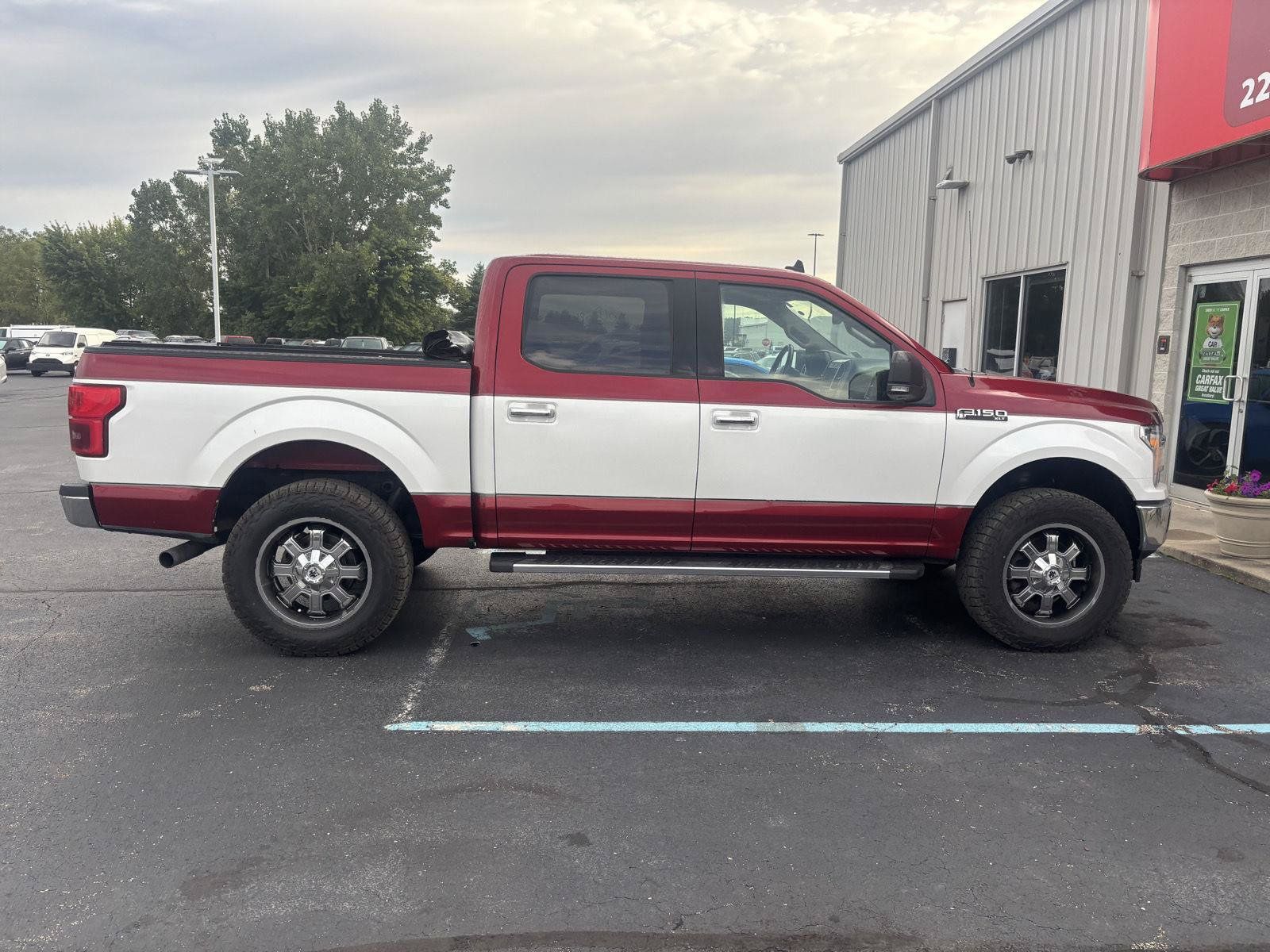Used 2019 Ford F150 XLT w/ Equipment Group 302A Luxury AWD/4WD image 11