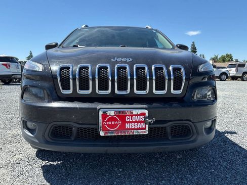 Used 2015 Jeep Cherokee Latitude AWD/4WD image 11