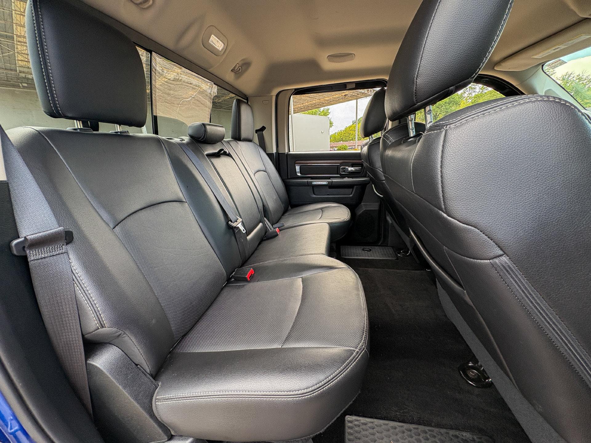 Used 2016 RAM 1500 Laramie w/ Convenience Group AWD/4WD image 29