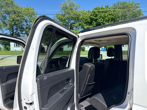 Used 2012 Jeep Liberty Sport AWD/4WD image 12