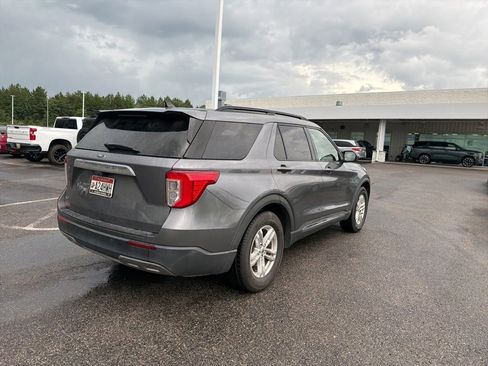 Used 2022 Ford Explorer XLT w/ Equipment Group 202A RWD image 4
