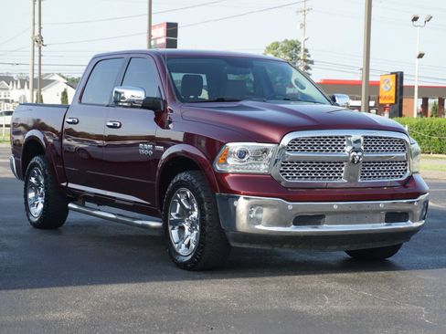 Used 2016 RAM 1500 Laramie w/ Convenience Group AWD/4WD image 3