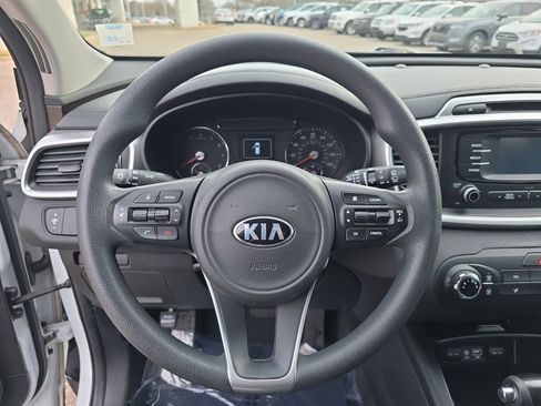 Used 2016 Kia Sorento LX image 18