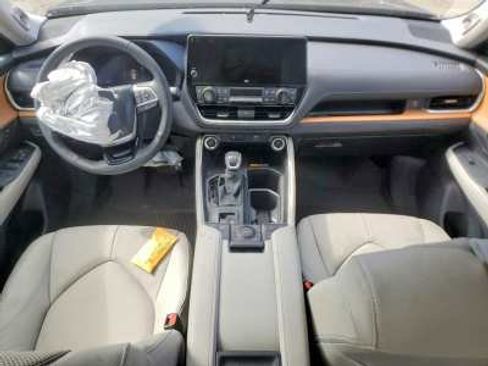 Used 2025 Toyota Grand Highlander AWD image 7