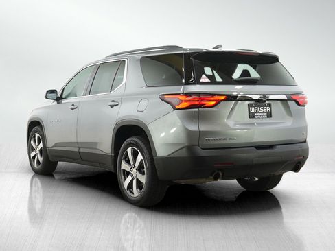 Used 2023 Chevrolet Traverse LT w/ LT Premium Package AWD/4WD image 3