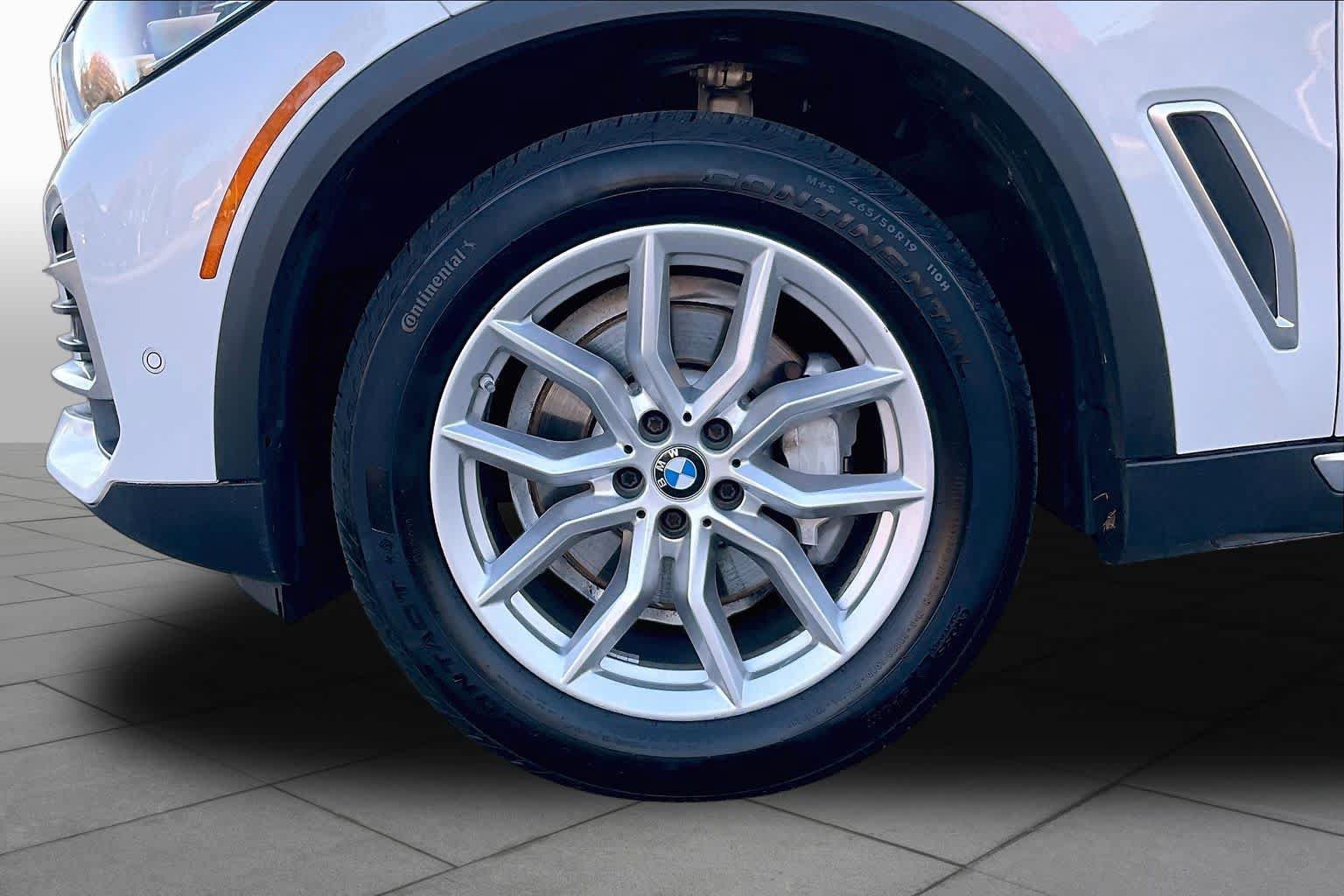Used 2022 BMW X5 xDrive40i w/ Luxury Seating Package AWD/4WD image 10