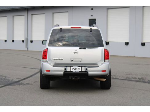 Used 2015 Nissan Armada SV image 3