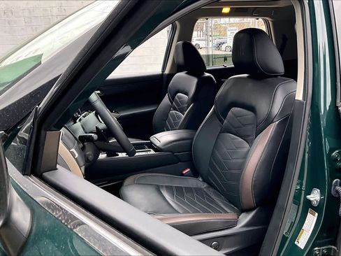 Used 2024 Nissan Pathfinder Platinum w/ Cargo Package image 7