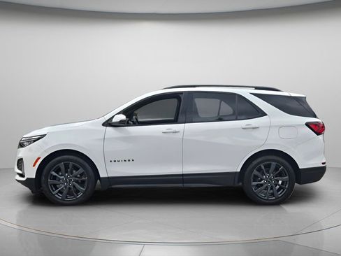 Used 2022 Chevrolet Equinox RS w/ RS Leather Package image 3