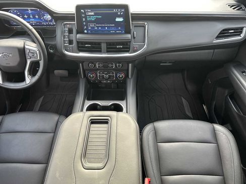 Used 2024 Chevrolet Suburban Z71 w/ Luxury Package image 11