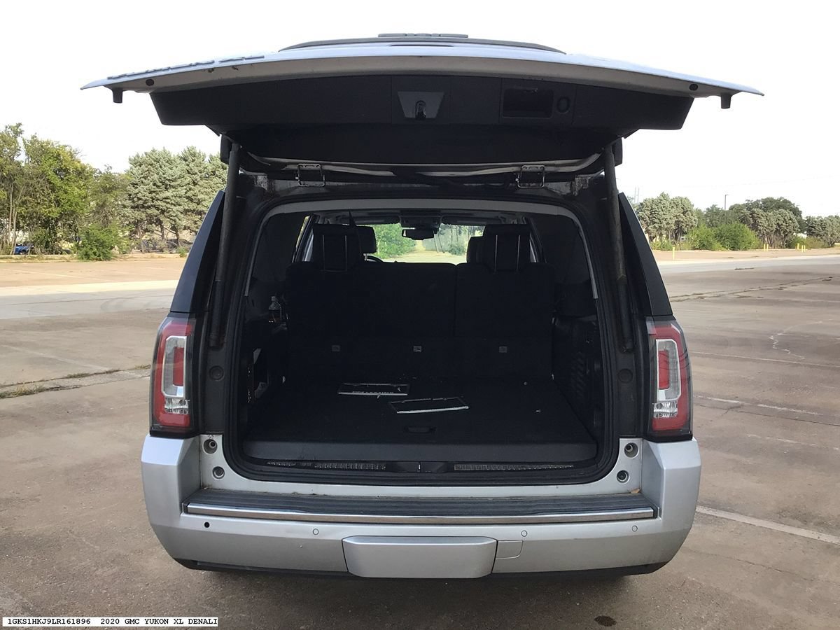 Used 2020 GMC Yukon XL Denali w/ Denali Ultimate Package RWD image 16