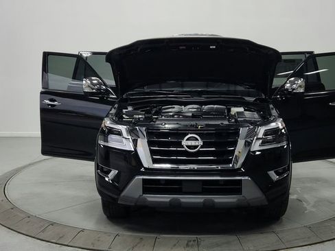 Used 2023 Nissan Armada Platinum w/ Captain's Chairs Package RWD image 9
