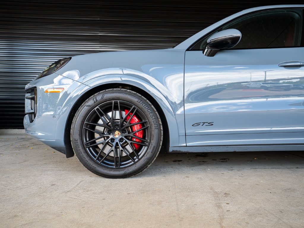 Certified 2025 Porsche Cayenne GTS AWD/4WD image 11
