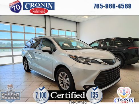 Used 2025 Toyota Sienna XLE FWD image 1