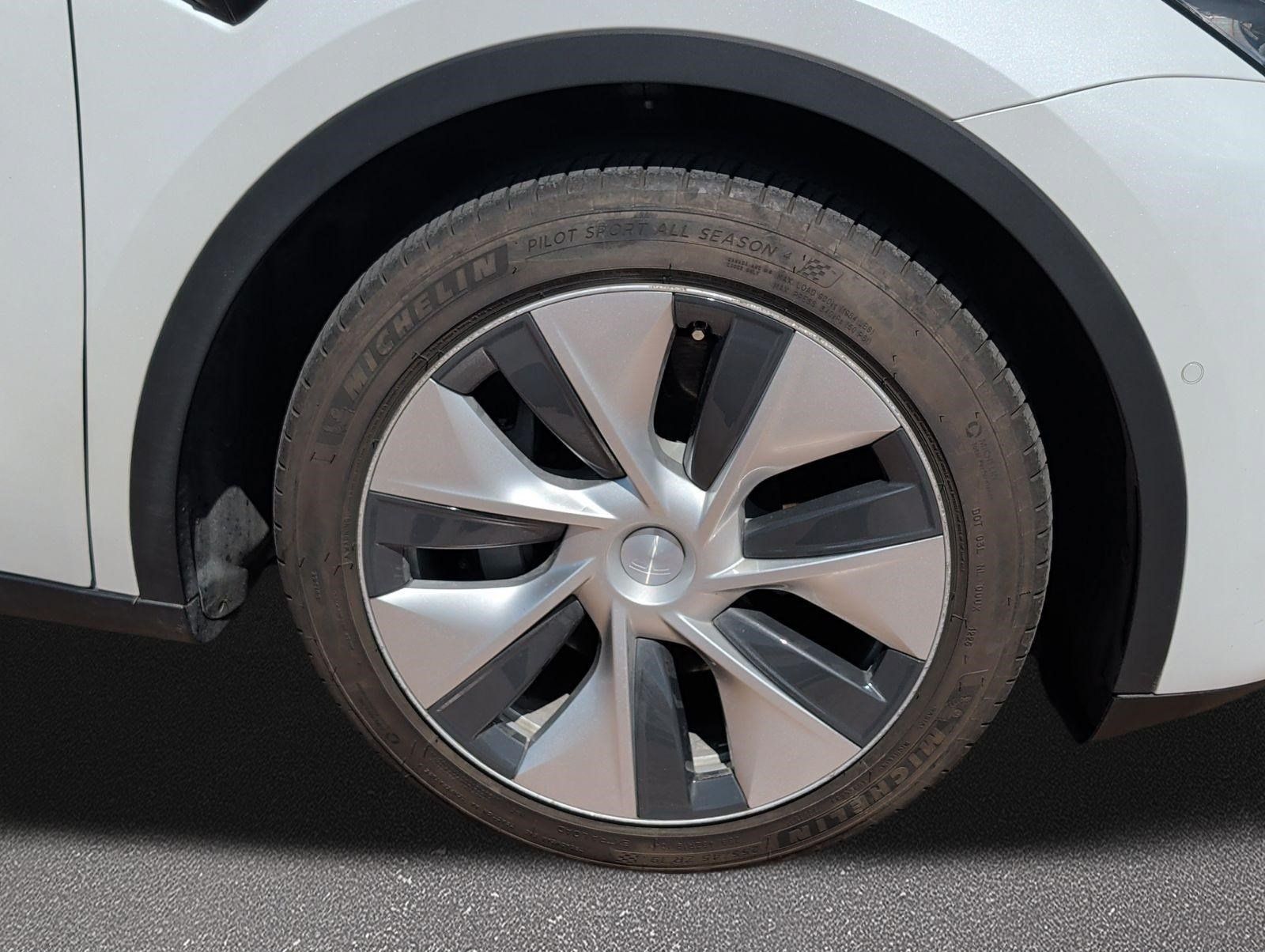 Used 2021 Tesla Model Y Long Range AWD/4WD image 7