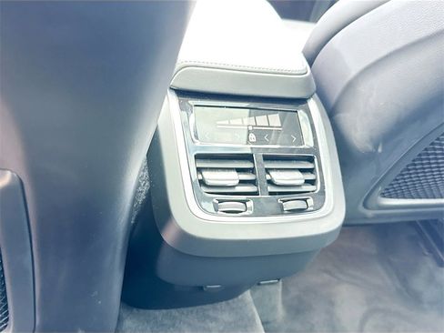 Used 2023 Volvo XC60 B6 Ultimate image 28